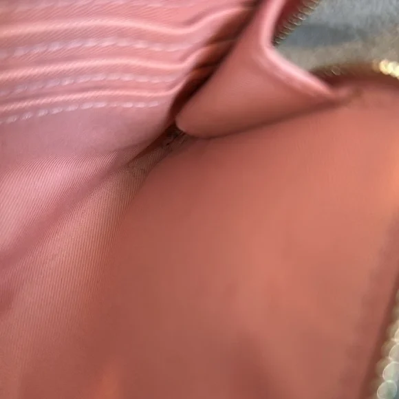 🤎🩷COACH🤎🩷Tan & Salmon Signature Coated Canvas Double Zip Wallet/EUC - Picture 9 of 16